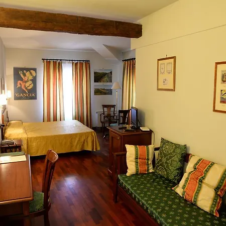 Hotel Chiara Canelli