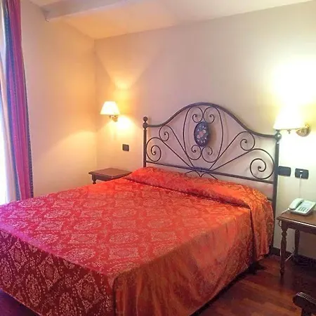 Chiara Hotel 3*
