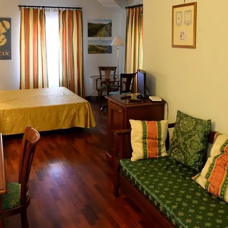 Chiara Hotel 3*
