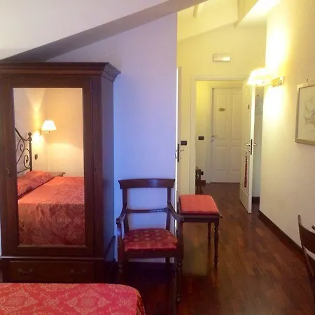 Hotell Chiara 3*